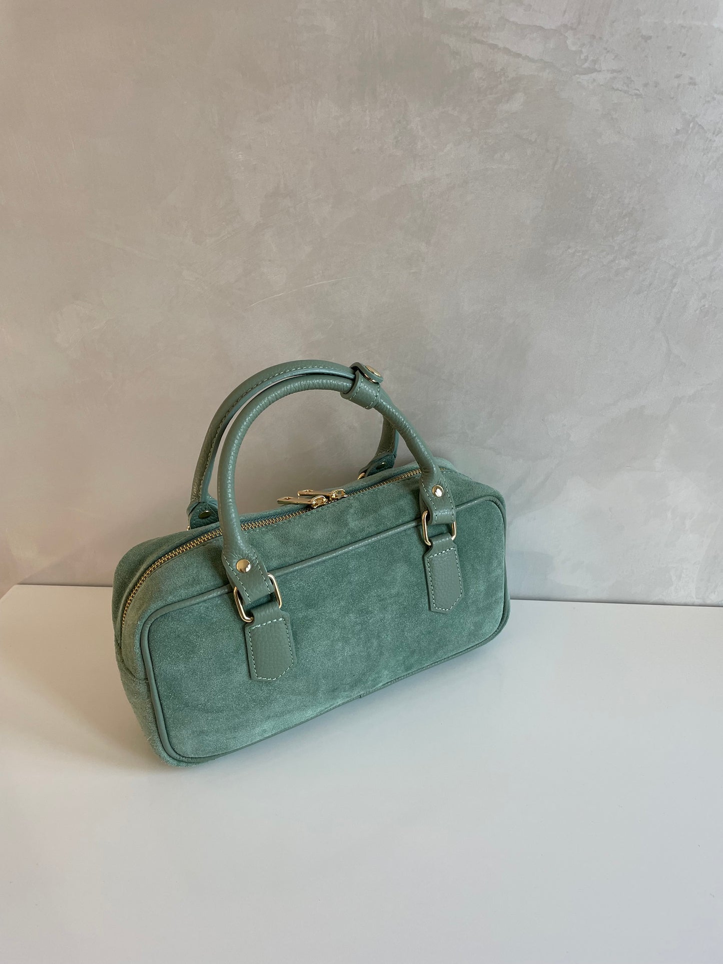 BAULETTO A MANO AURY IN CAMOSCIO CON TRACOLLA