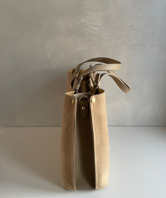 BORSA A SPALLA CARLA IN CAMOSCIO