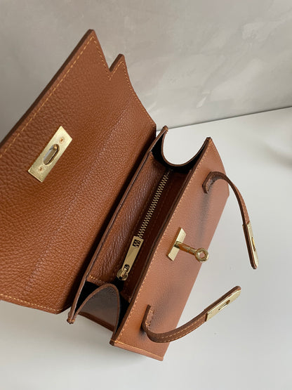 BORSA A MANO BENEDETTA CON TRACOLLA