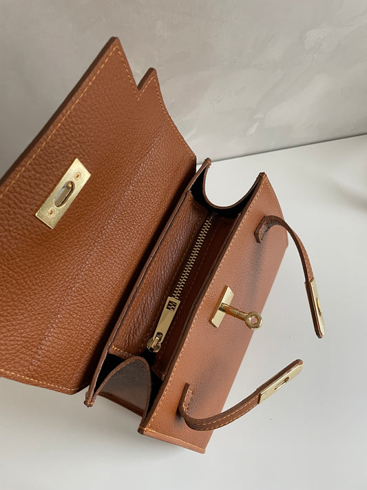 BORSA A MANO BENEDETTA CON TRACOLLA