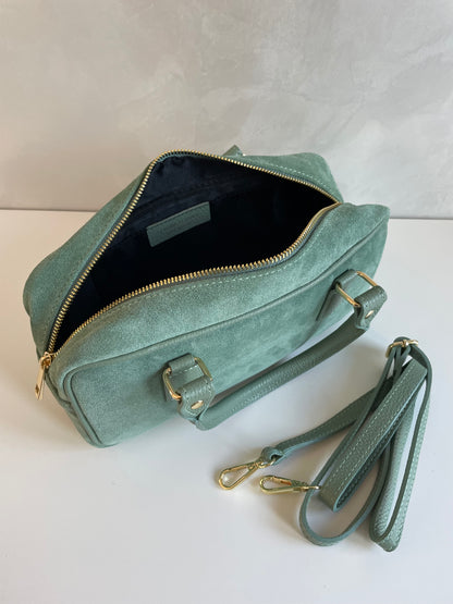 BAULETTO A MANO AURY IN CAMOSCIO CON TRACOLLA