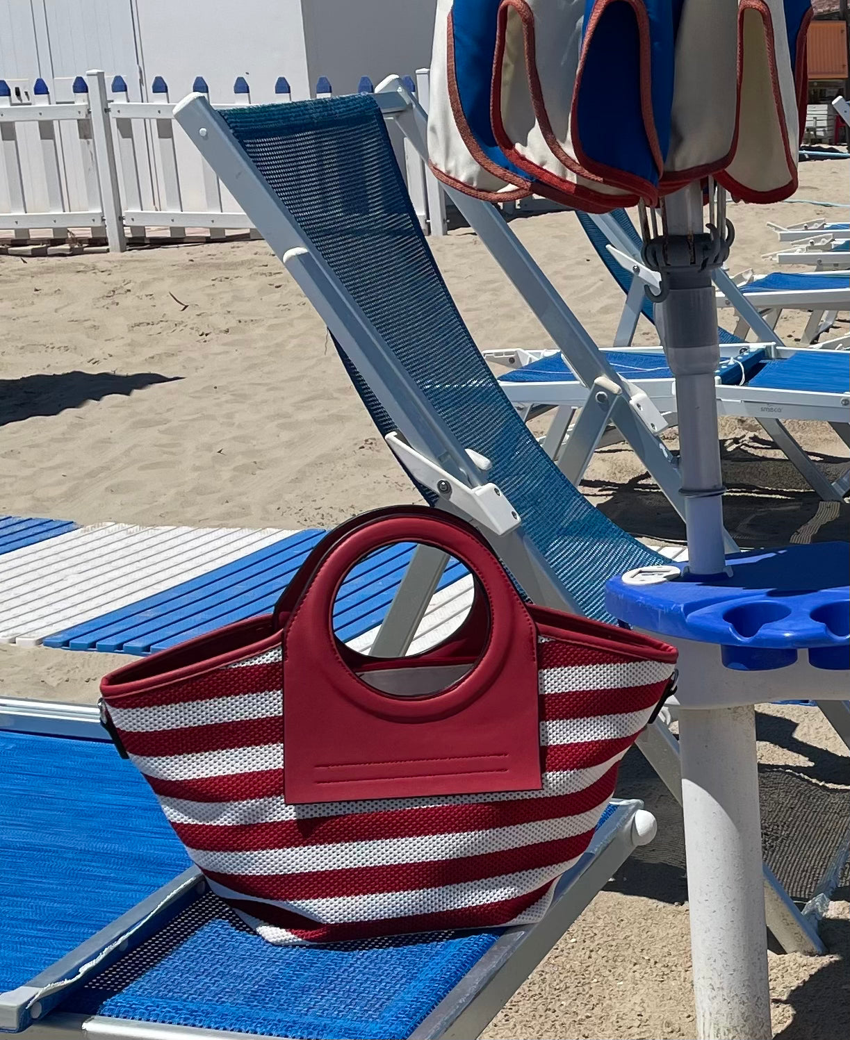 BORSA A MANO CAPRI A RIGHE BIANCHE E ROSSE
