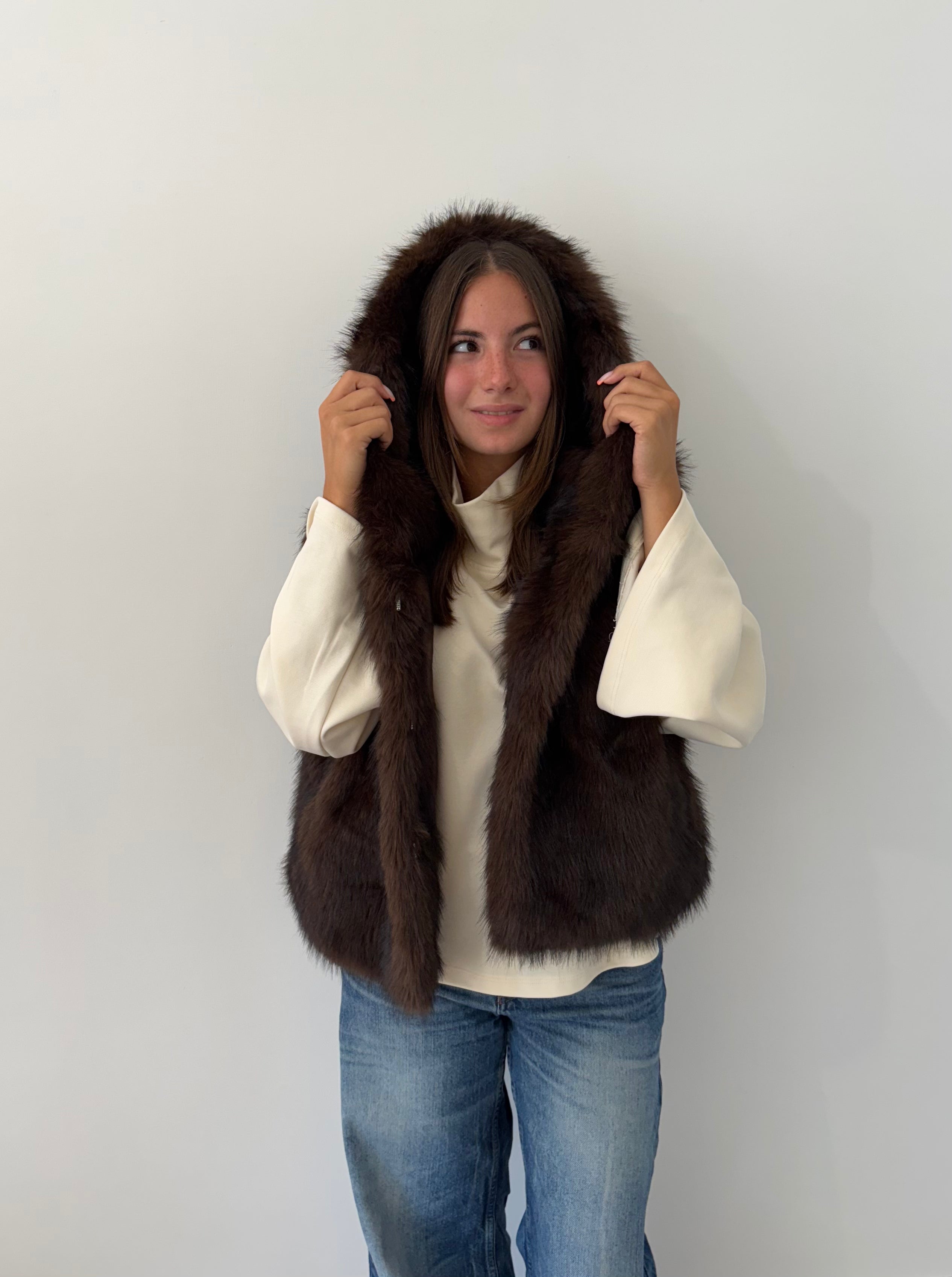 GILET AOSTA ECOPELLICCIA CON CAPPUCCIO