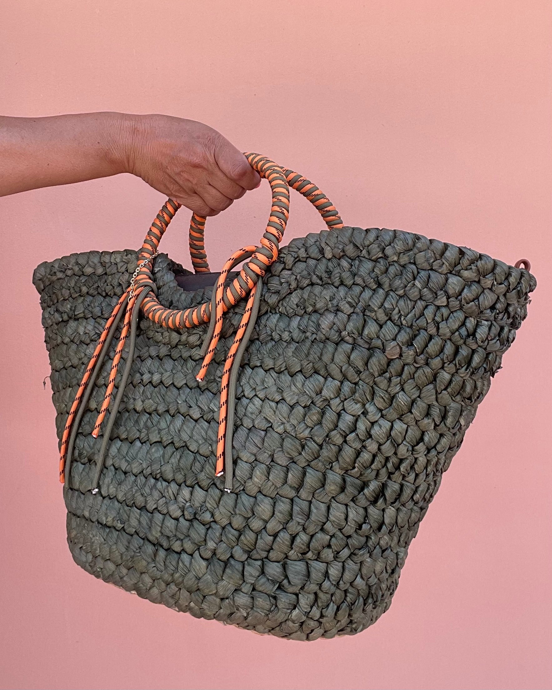 BORSA A MANO CAPRI
