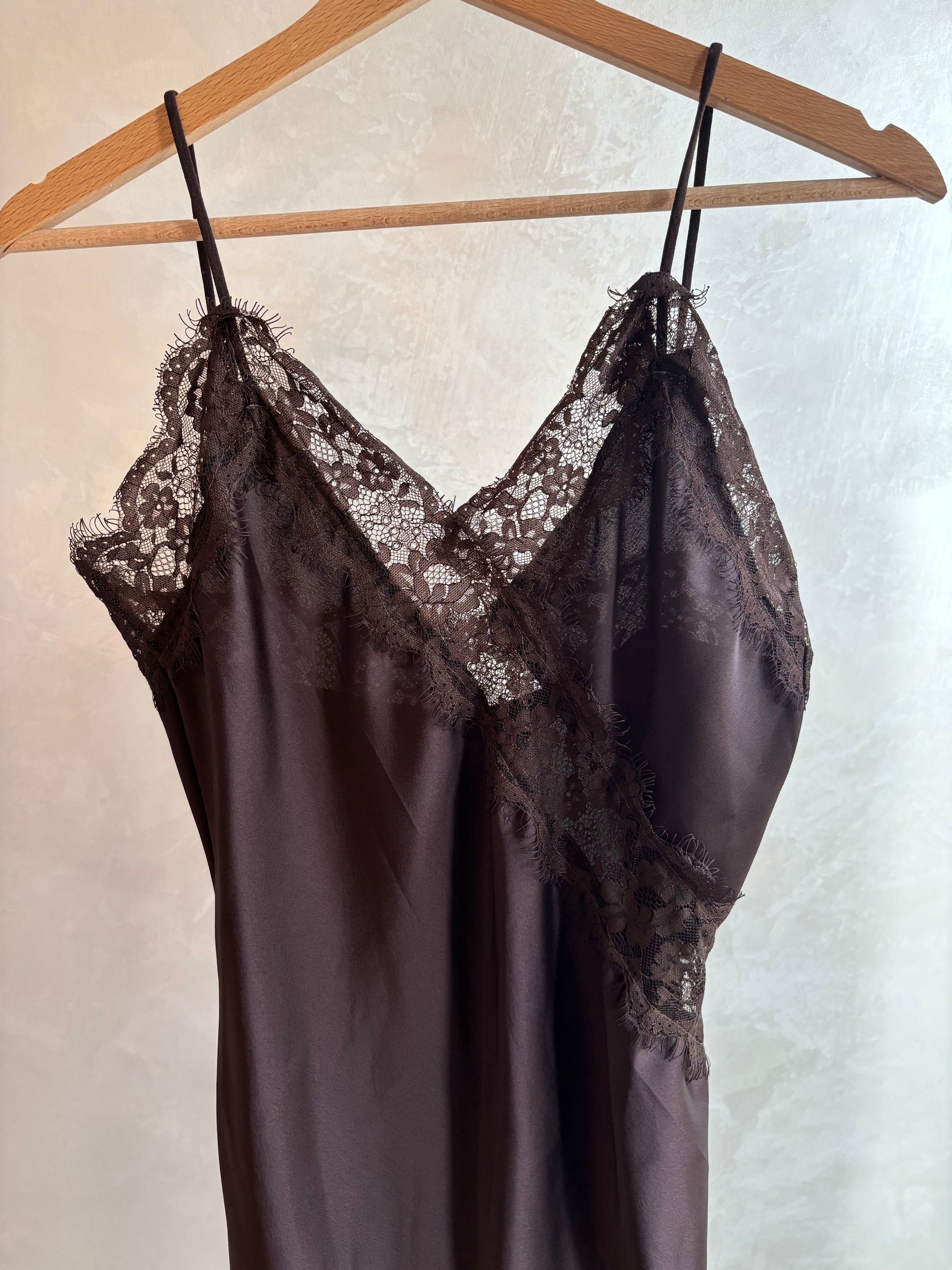 VESTITO SATINATO PIZZO ASIMMETRICO