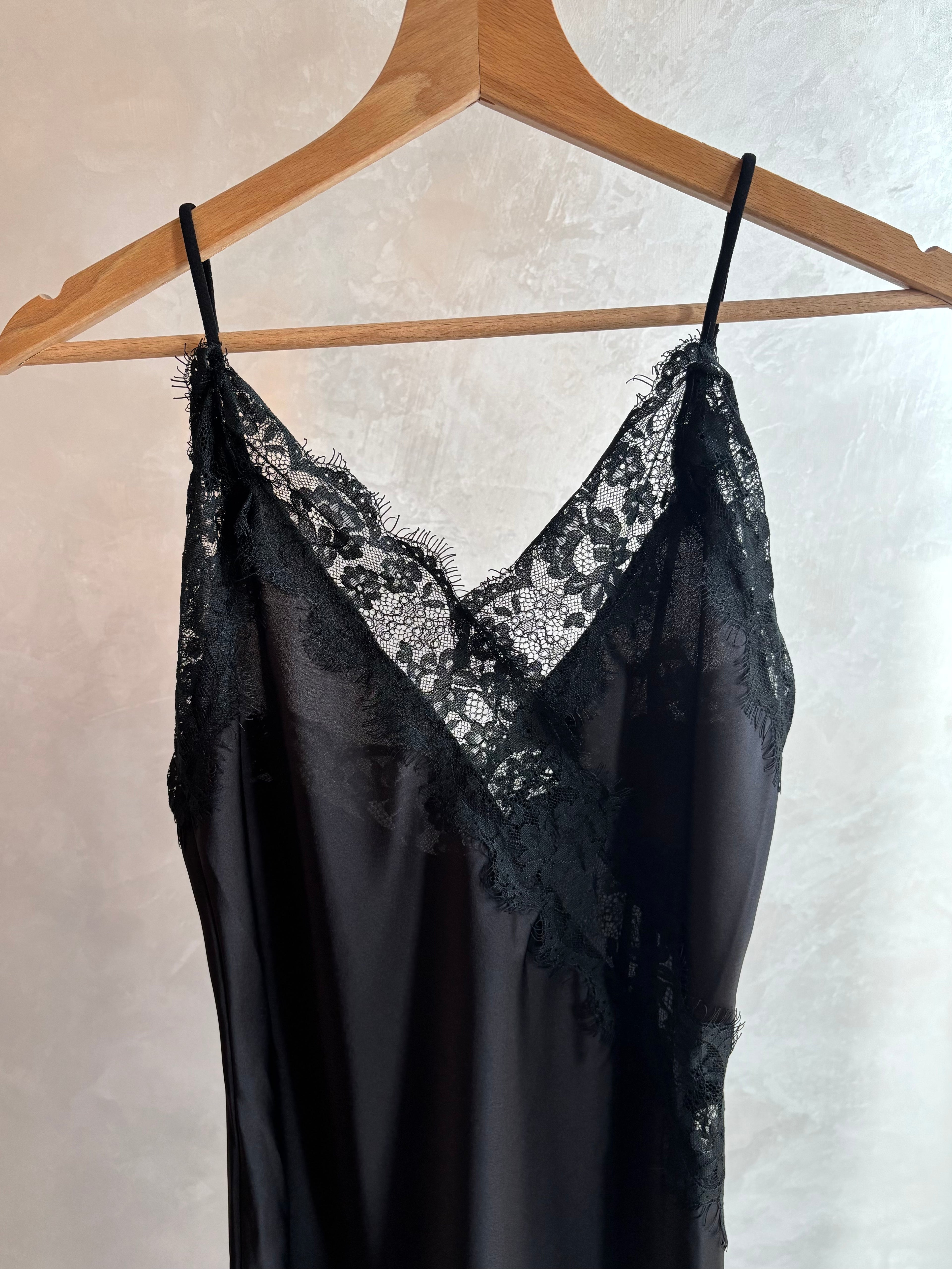 VESTITO SATINATO PIZZO ASIMMETRICO