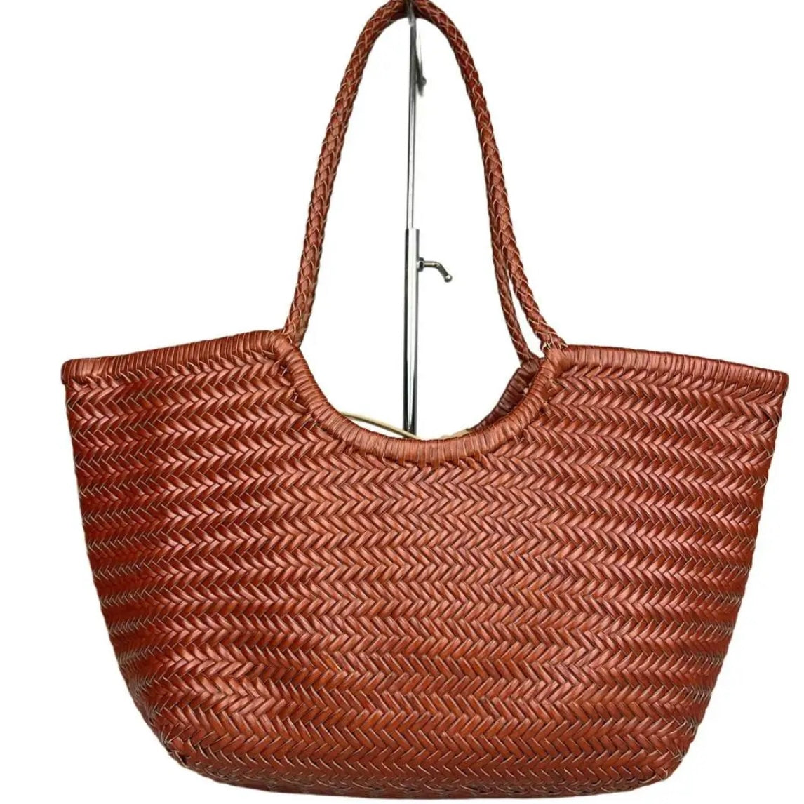 BORSA A SPALLA PENELOPE INTRECCIATA CUOIO